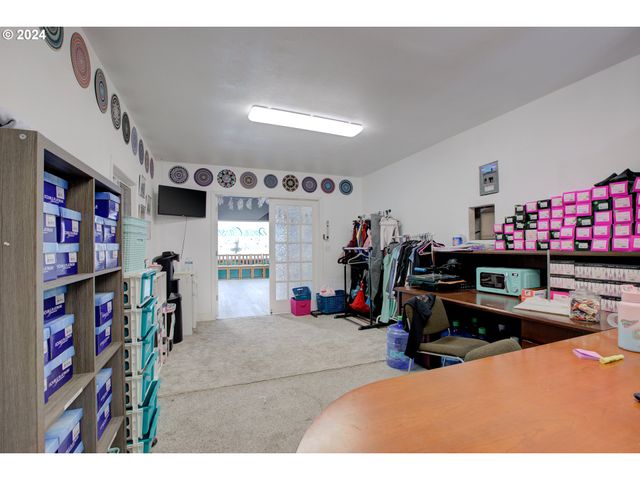 1560 Se STEPHENS St, Roseburg, OR 97470