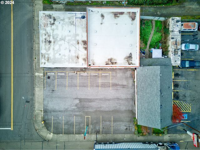 1560 Se STEPHENS St, Roseburg, OR 97470