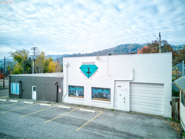 1560 Se STEPHENS St, Roseburg, OR 97470