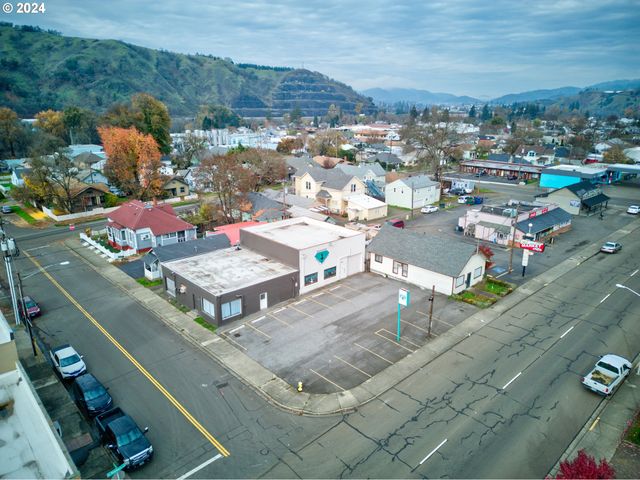 1560 Se STEPHENS St, Roseburg, OR 97470