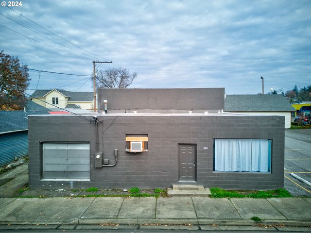1560 Se STEPHENS St, Roseburg, OR 97470