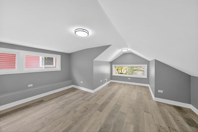 7625 S Clyde Avenue, Chicago, IL 60649