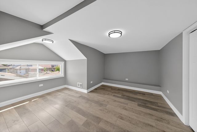 7625 S Clyde Avenue, Chicago, IL 60649