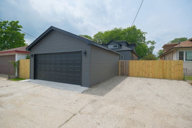 7625 S Clyde Avenue, Chicago, IL 60649
