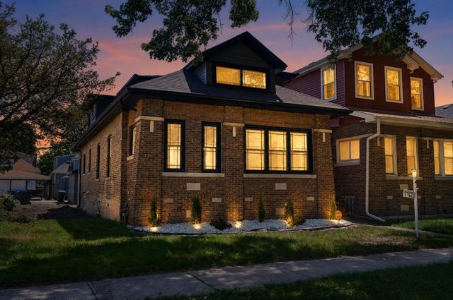7625 S Clyde Avenue, Chicago, IL 60649