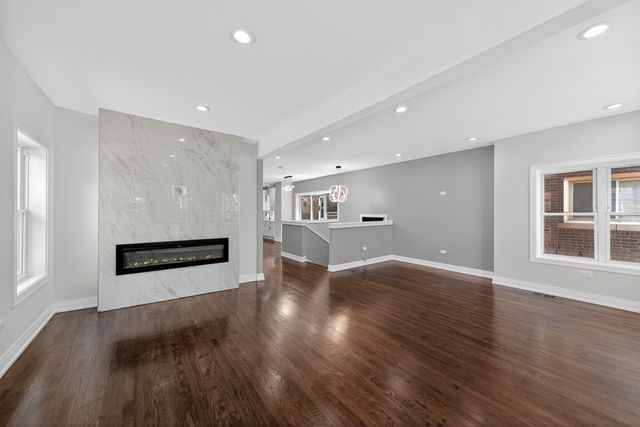 7625 S Clyde Avenue, Chicago, IL 60649