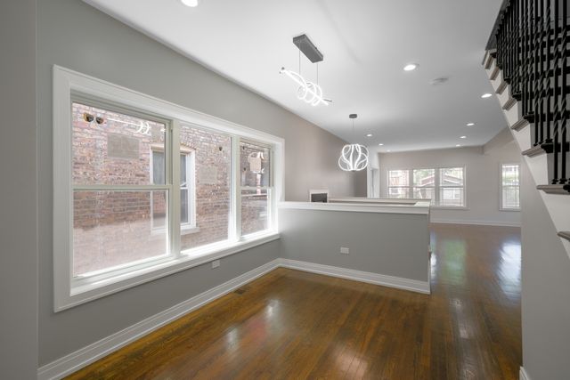 7625 S Clyde Avenue, Chicago, IL 60649