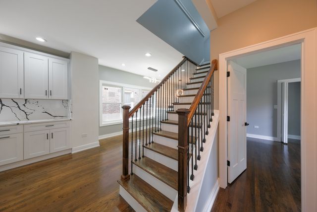 7625 S Clyde Avenue, Chicago, IL 60649