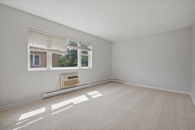 6212 W 64th Place 201, Chicago, IL 60638