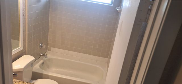 2428 Heathercrest Drive, Arlington, TX 76018