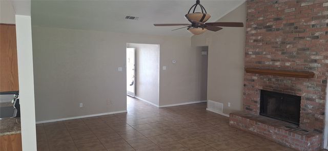 2428 Heathercrest Drive, Arlington, TX 76018