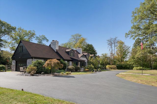 4545 Indian Road, Ottawa Hills, OH 43615