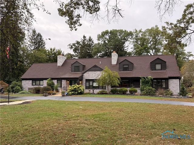 4545 Indian Road, Ottawa Hills, OH 43615