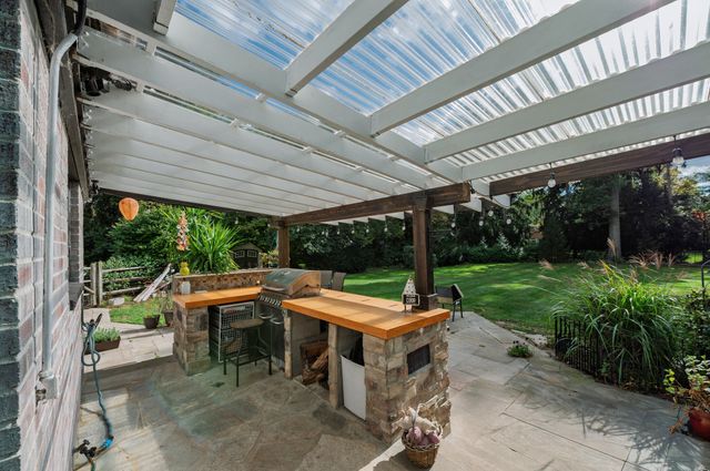 4545 Indian Road, Ottawa Hills, OH 43615