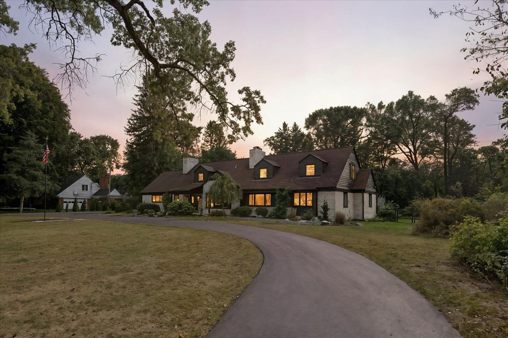 4545 Indian Road, Ottawa Hills, OH 43615