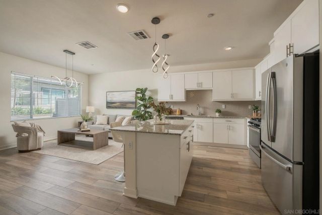 35169 Rangpur Ln, Fallbrook, CA 92028
