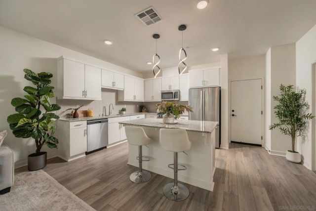 35169 Rangpur Ln, Fallbrook, CA 92028