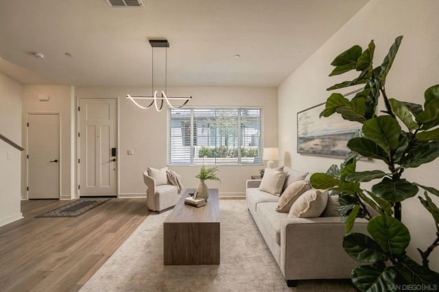 35169 Rangpur Ln, Fallbrook, CA 92028