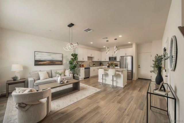 35169 Rangpur Ln, Fallbrook, CA 92028