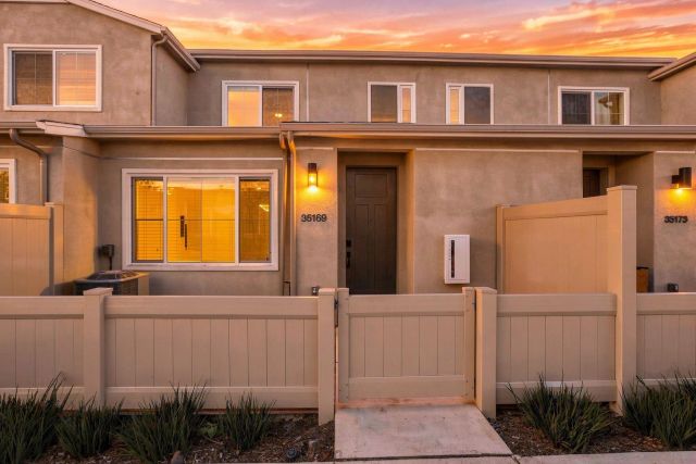 35169 Rangpur Ln, Fallbrook, CA 92028