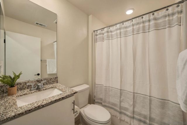 35169 Rangpur Ln, Fallbrook, CA 92028