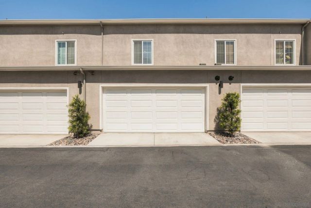 35169 Rangpur Ln, Fallbrook, CA 92028
