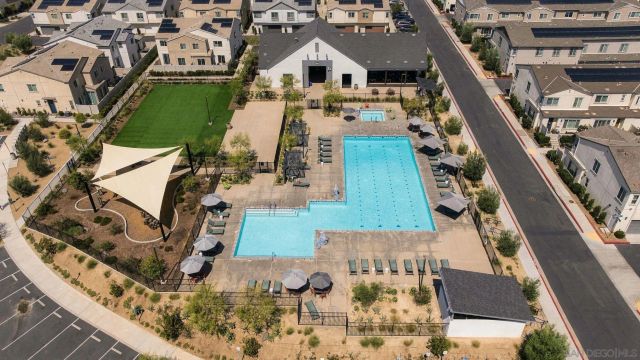 35169 Rangpur Ln, Fallbrook, CA 92028
