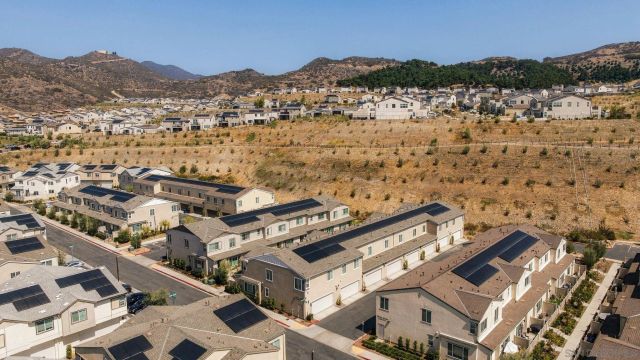35169 Rangpur Ln, Fallbrook, CA 92028