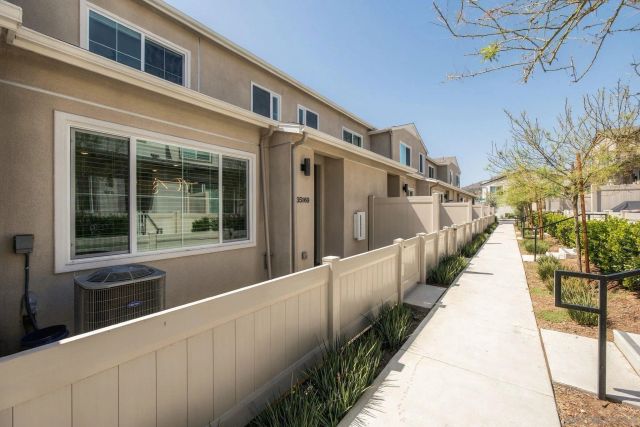 35169 Rangpur Ln, Fallbrook, CA 92028