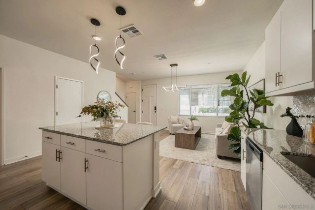 35169 Rangpur Ln, Fallbrook, CA 92028