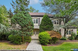 12 Sandalwood Drive, Livingston, NJ 07039