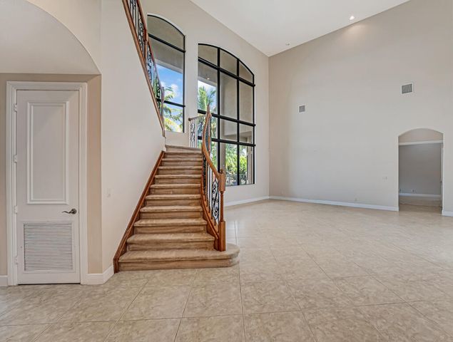 10513 Versailles Boulevard, Wellington, FL 33449