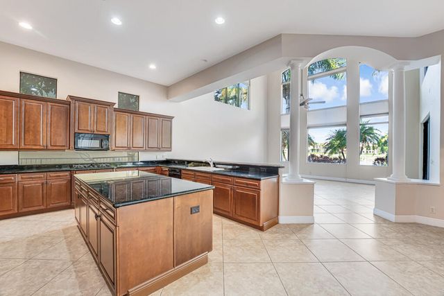10513 Versailles Boulevard, Wellington, FL 33449