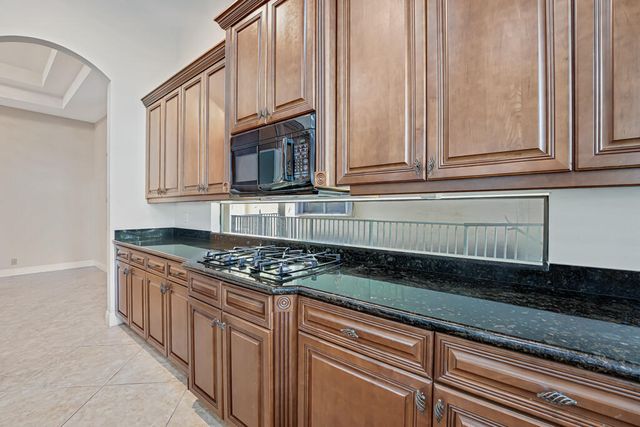 10513 Versailles Boulevard, Wellington, FL 33449