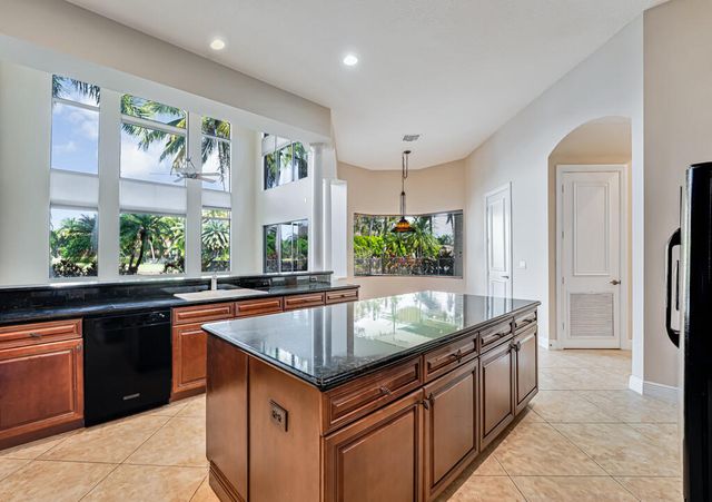 10513 Versailles Boulevard, Wellington, FL 33449