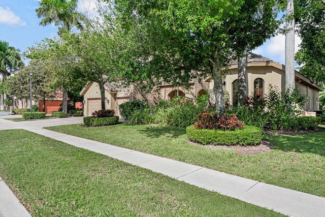 10513 Versailles Boulevard, Wellington, FL 33449