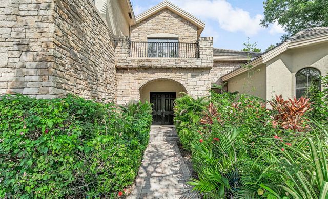 10513 Versailles Boulevard, Wellington, FL 33449
