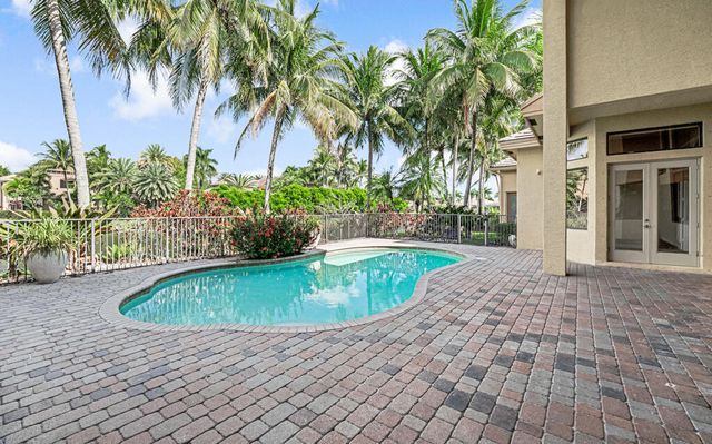 10513 Versailles Boulevard, Wellington, FL 33449
