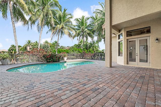 10513 Versailles Boulevard, Wellington, FL 33449