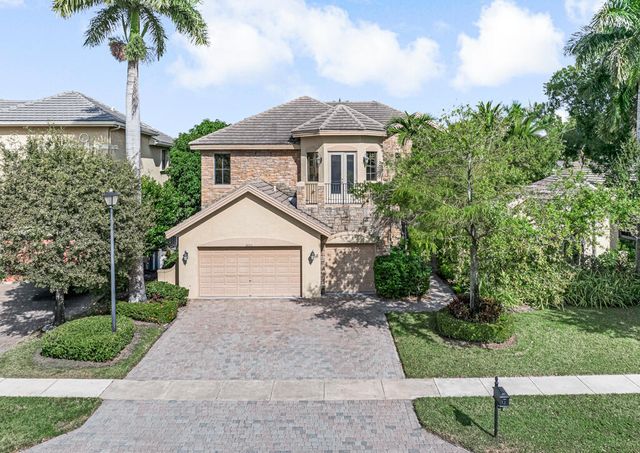 10513 Versailles Boulevard, Wellington, FL 33449