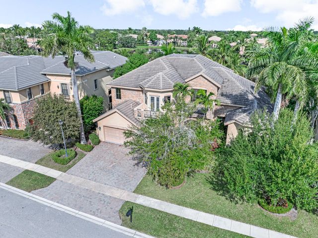 10513 Versailles Boulevard, Wellington, FL 33449