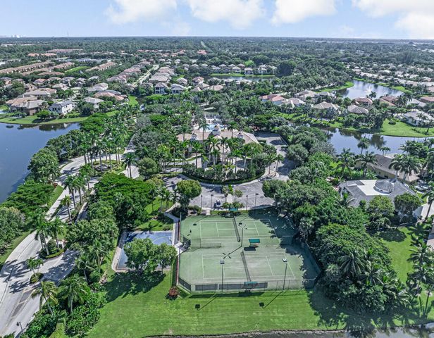 10513 Versailles Boulevard, Wellington, FL 33449