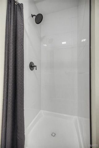 12128 Fleetwood Place, Maryland Heights, MO 63043