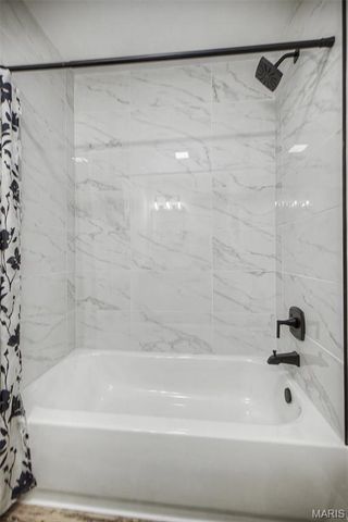 12128 Fleetwood Place, Maryland Heights, MO 63043