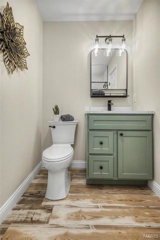 12128 Fleetwood Place, Maryland Heights, MO 63043