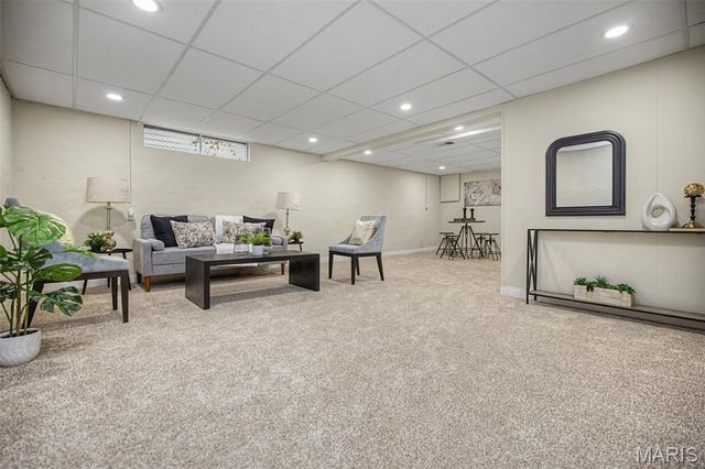 12128 Fleetwood Place, Maryland Heights, MO 63043