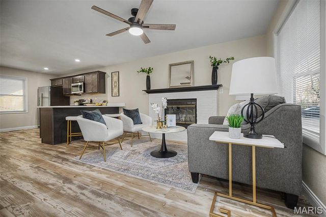 12128 Fleetwood Place, Maryland Heights, MO 63043