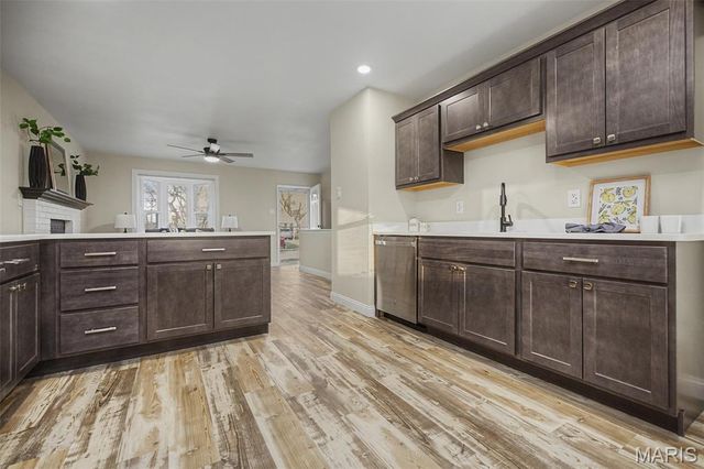 12128 Fleetwood Place, Maryland Heights, MO 63043