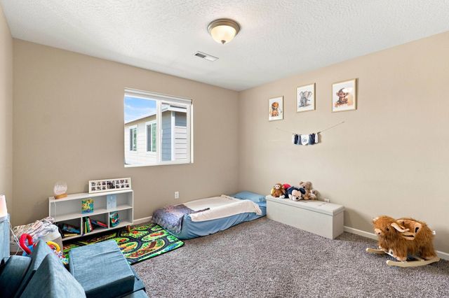 123 S WILLAMETTE St, Greenacres, WA 99016