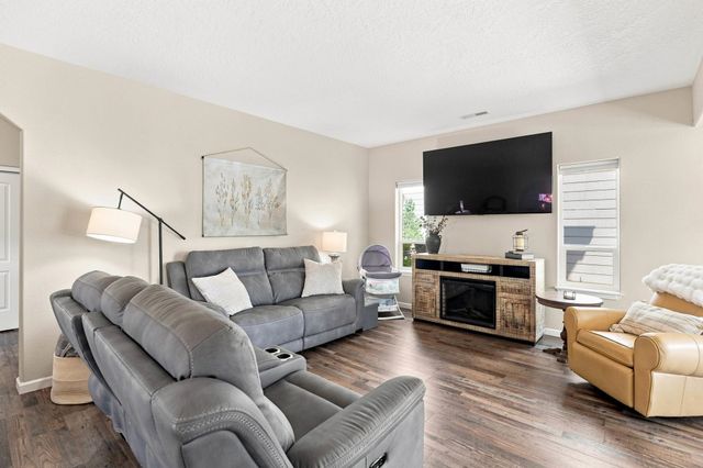 123 S WILLAMETTE St, Greenacres, WA 99016